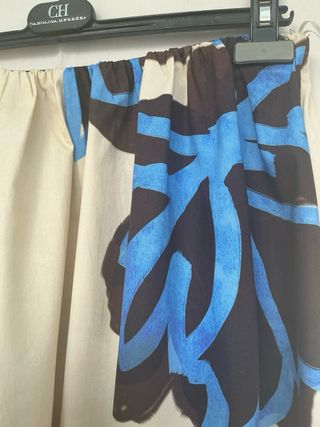 Falda midi con estampado floral