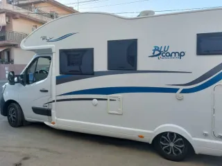 Blucamp Superfly 522 (2021) – Renault 145