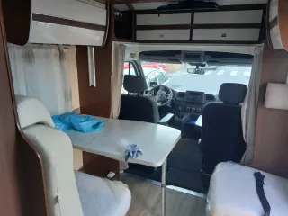 Blucamp Superfly 522 (2021) – Renault 145