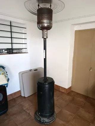 Estufa de gas negra/plateada