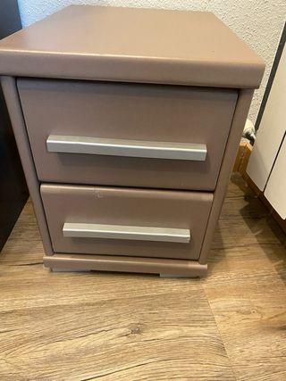 Mesilla de noche con 2 cajones