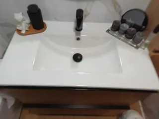 Lavabo de porcelana blanco, en caja con el precint