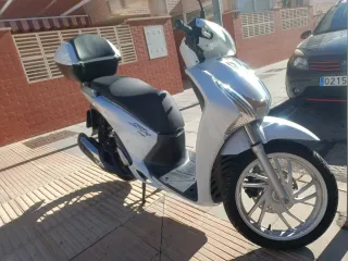 Honda SH 125i Scooter 14400 km