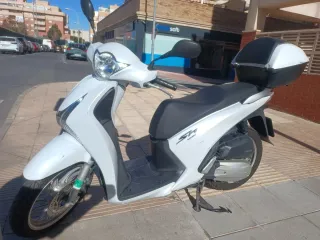 Honda SH 125i Scooter 14400 km