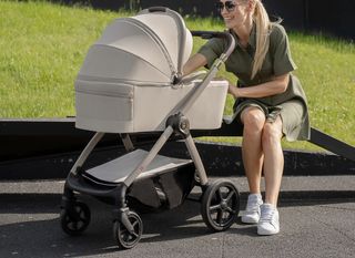 OFERTA Cochecito 3 en 1 + Minicuna. Nueva