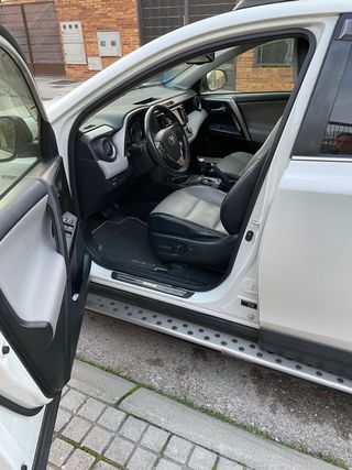 Toyota RAV4 Executive hibrido 2016