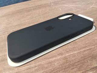 Funda iPhone 16 MagSafe Silicona - Negra