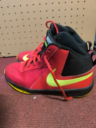 Zapatillas Nike Talla 38 Rojas y Amarillas