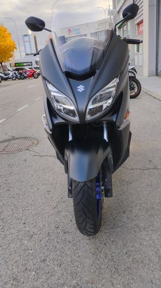 Suzuki Burgman 400