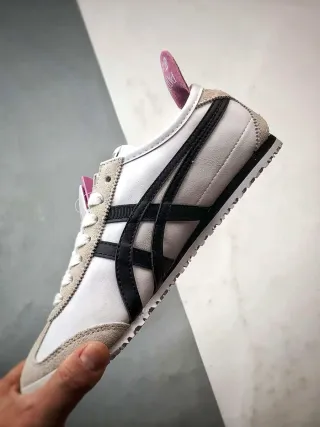 ASICS Talla 42 Blancas y Negras