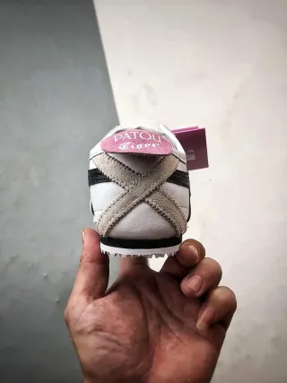 ASICS Talla 42 Blancas y Negras