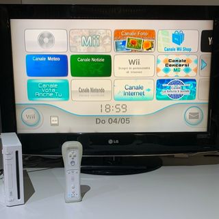 Nintendo Wii con Wiimote e accessori