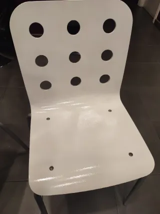 Lote 2 sillas madera