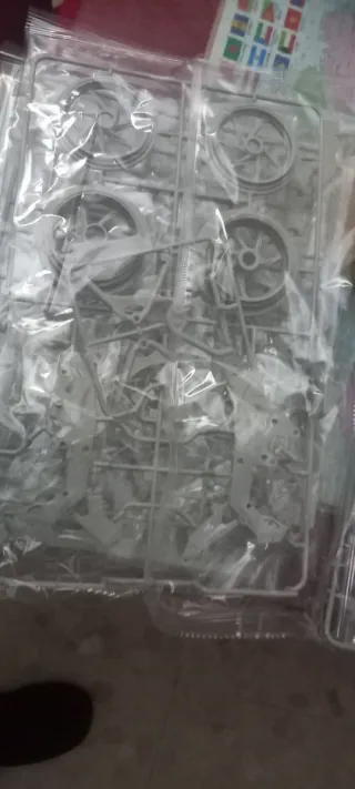 Maqueta MENG BMW HP4 RACE 1/9 SIN ABRIR