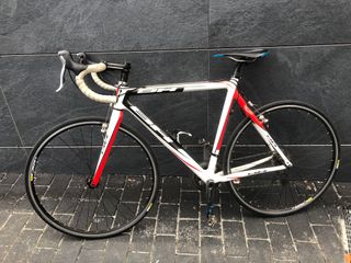 Bicicleta BH Carretera/Gravel Blanca y Roja