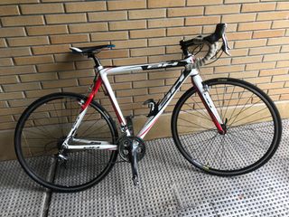 Bicicleta BH Carretera/Gravel Blanca y Roja