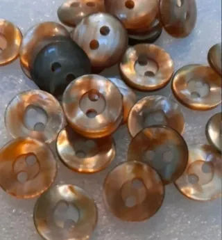 Lote 18 botones- 5 modelos