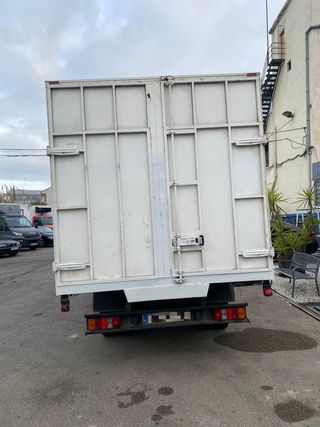 Nissan Cabstar Volquete Basculante Caja Cerrada