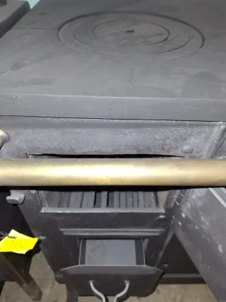 Estufa de leña antigua