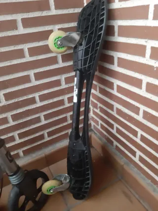 Monopatín, Patinete y Casco