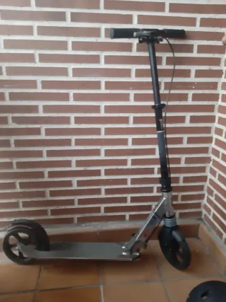 Monopatín, Patinete y Casco