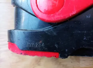 Botas esquí Tecno Pro 32/33 y esquís Quechua 110