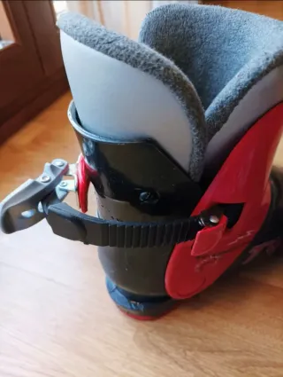 Botas esquí Tecno Pro 32/33 y esquís Quechua 110