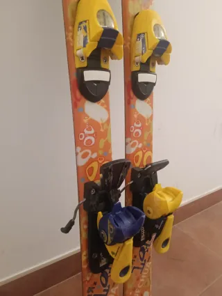 Botas esquí Tecno Pro 32/33 y esquís Quechua 110