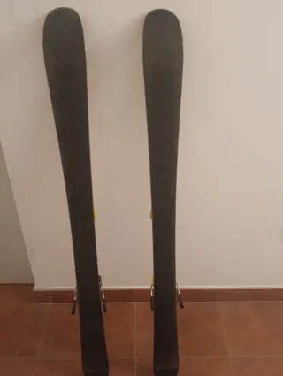 Botas esquí Tecno Pro 32/33 y esquís Quechua 110