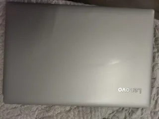 Portátil Lenovo Plata y Negro