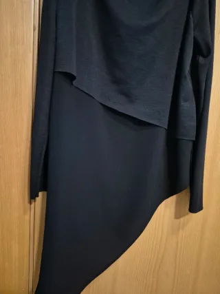 Blusa Zara Negra Larga Asimétrica