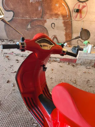 Vespa Primavera 49cc Roja