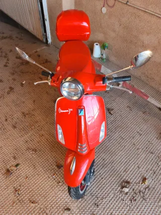 Vespa Primavera 49cc Roja