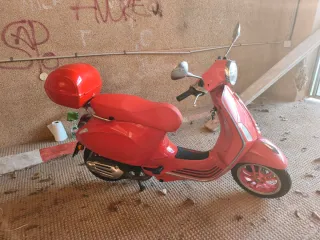 Vespa Primavera 49cc Roja