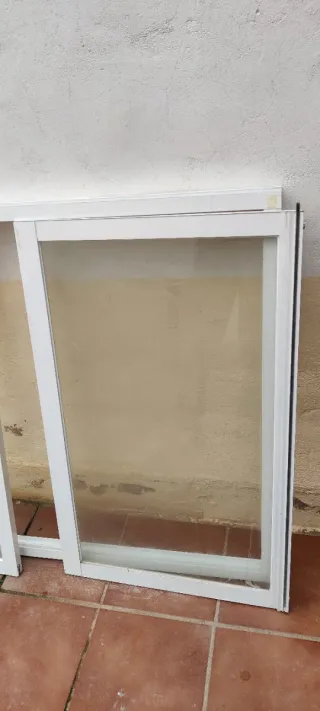 Ventana aluminio blanco