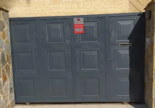 Puerta de madera o hierro a medida