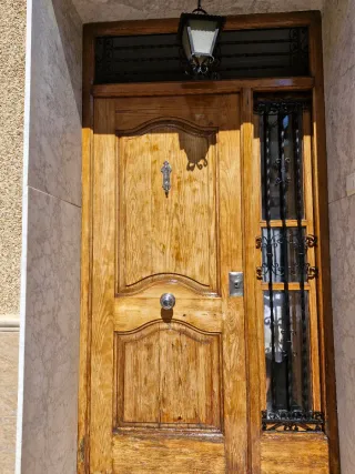 Puerta de madera o hierro a medida