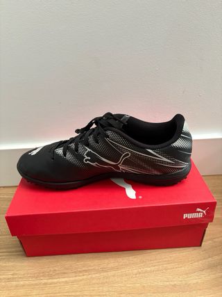 Zapatillas Fútbol Sala Puma Negras + espinilleras