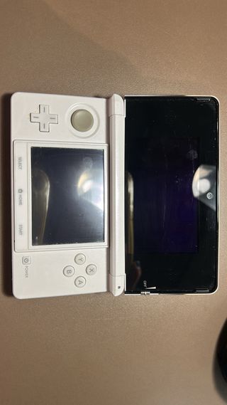 Nintendo 3DS Blanca + 2 Juegos