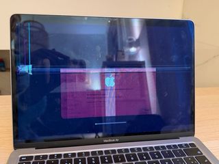 MacBook Air M1 8GB 256GB Argento con schermo rotto