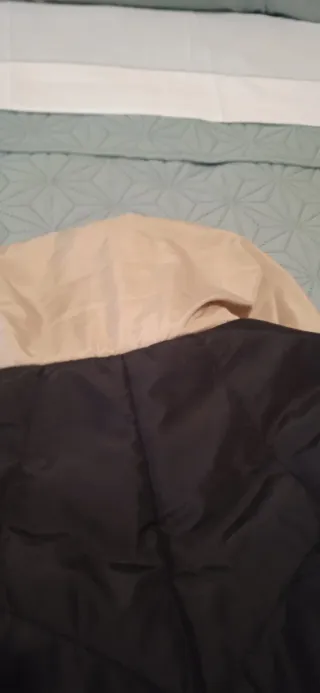 Chaquetón impermeable mujer negro y beige