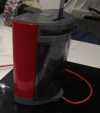 Cafetera Dolce Gusto Roja