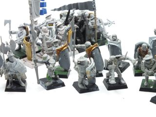 Lotto Milizia uomini d'arme Bretonnia spade scudi