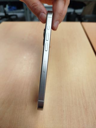 iPhone 15 Pro 256GB con seguro a todo riesgo.