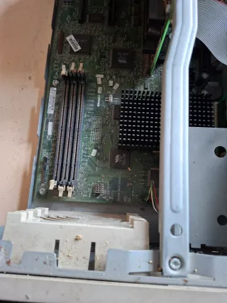 Compaq Deskpro 2000 5166mmx