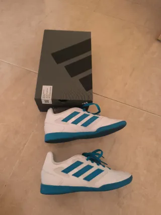 Zapatillas Adidas Blancas y Turquesa