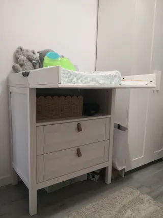 Cambiador de bebé blanco