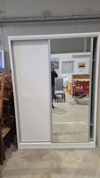 Armarios blancos puertas correderas