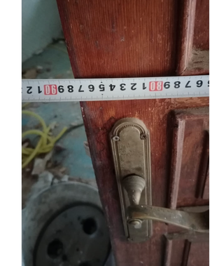 Puerta de entrada de madera