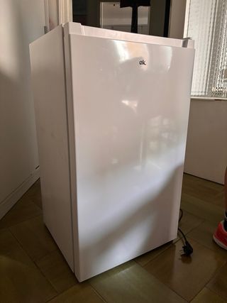 Mini nevera OK. (Averiado)